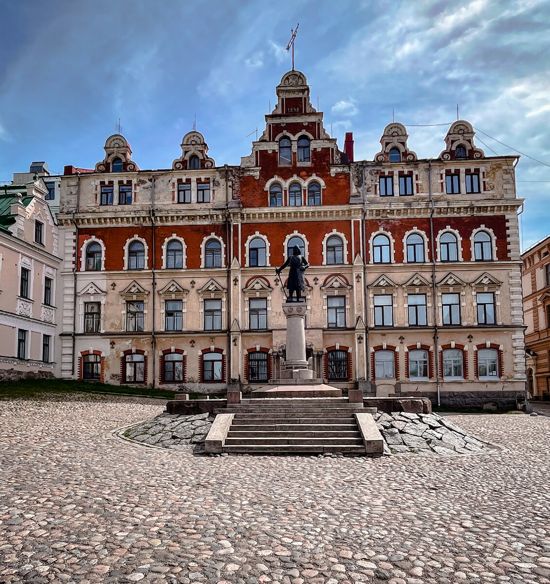Выборг. Площадь Старой Ратуши. Фото автора