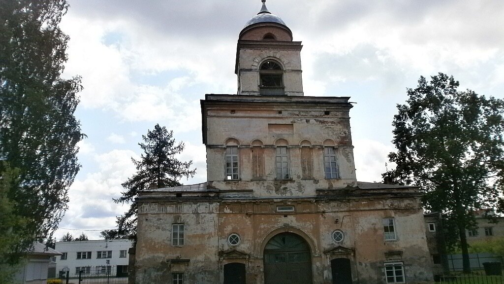     Более 80% россиян не любят свою работу. Три четверти не находят радости в интимной жизни. 50% людей недовольны своей жизнью в общем. Для того, чтобы осмыслить, как жить дальше, не обязательно уходить в монастырь. Но радости и трудности монастырской жизни можно испытать в качестве «трудника».