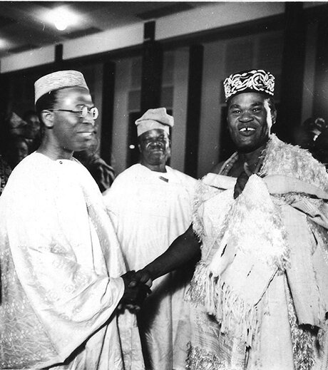 Хьюберт Огунде на встрече. Фото: сайт музея Огунде