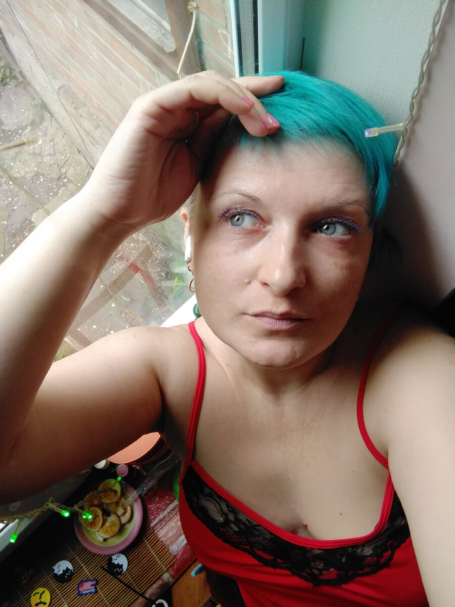 Фото автора. Где уж мне своими телесами привлекать нормальных мужчин, исключительно геронтофилов. 