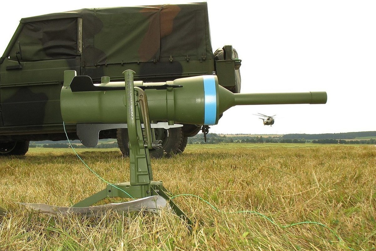 Parm-DM 12. Panzerabwehrrichtmine dm22. Dm12 мина противотанковая противобортовая. Противобортовые мины DM 12.