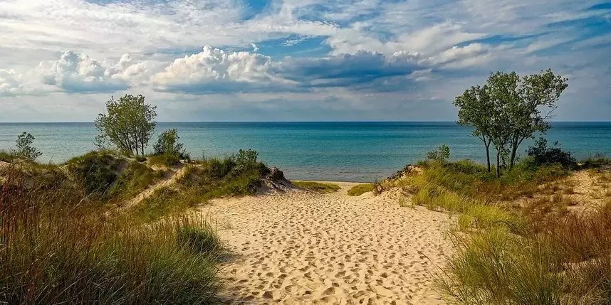    В Петербурге нашли только один пригодный для купания водоем.Pixabay