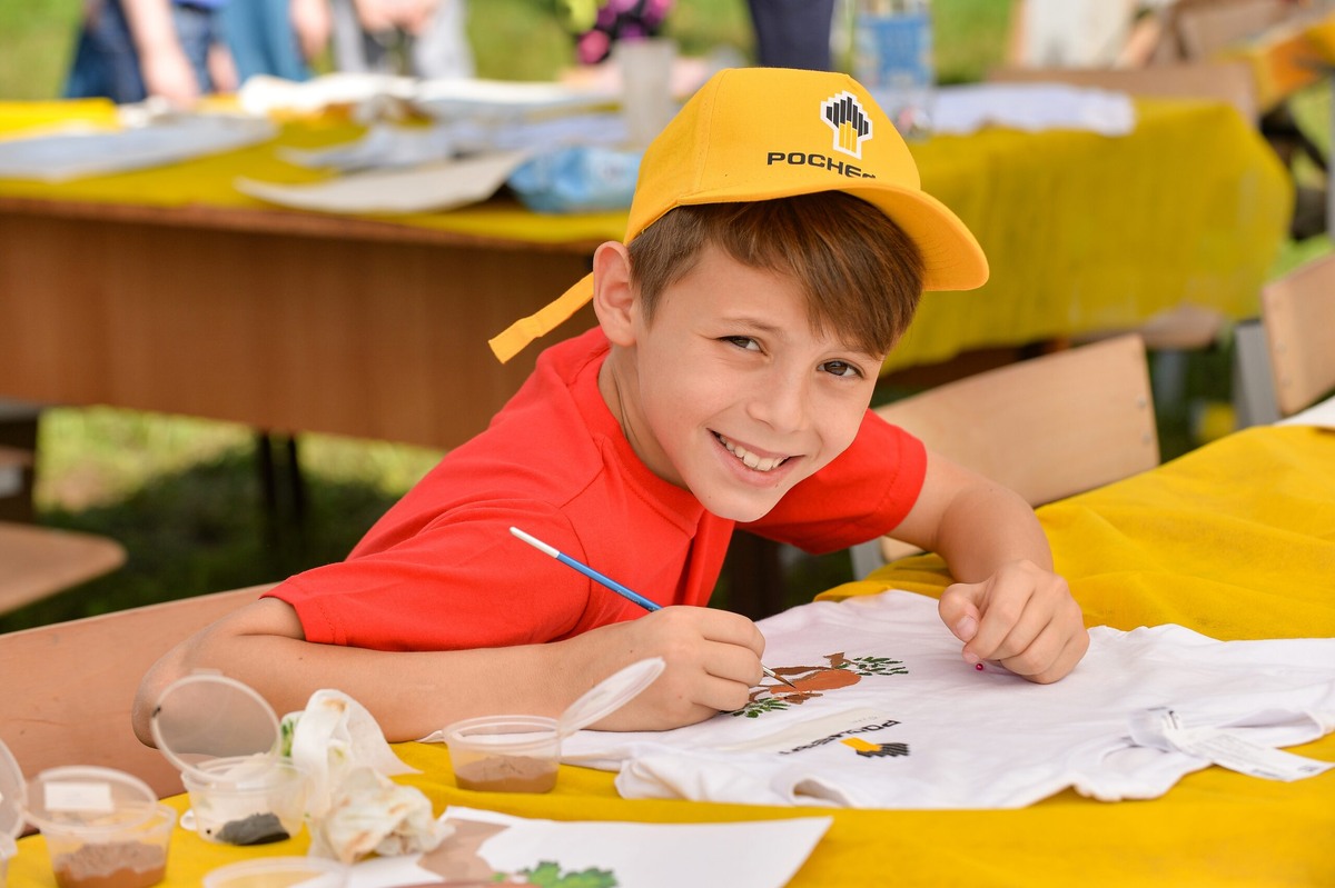    В нефтяном центре Оренбуржья открылся самый длинный в регионе арт-объект Кристина Просвиркина