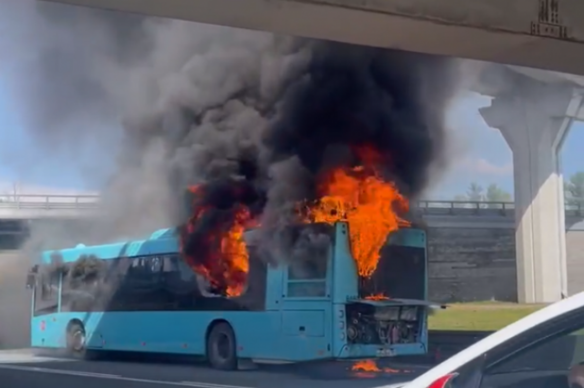 School bus catches fire in Valencia parking lot