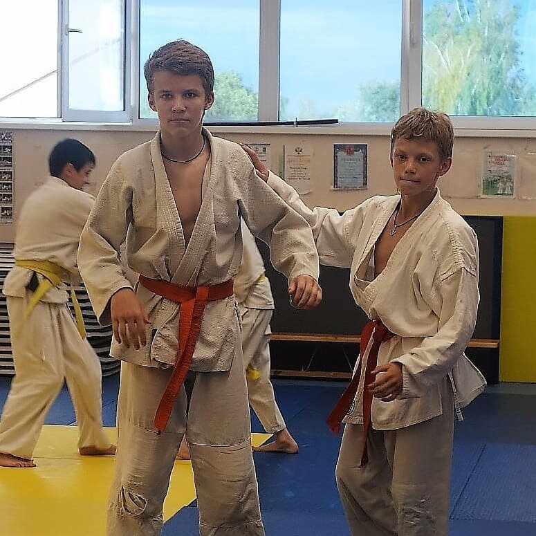 Нужна ли ребенку спорт школа?