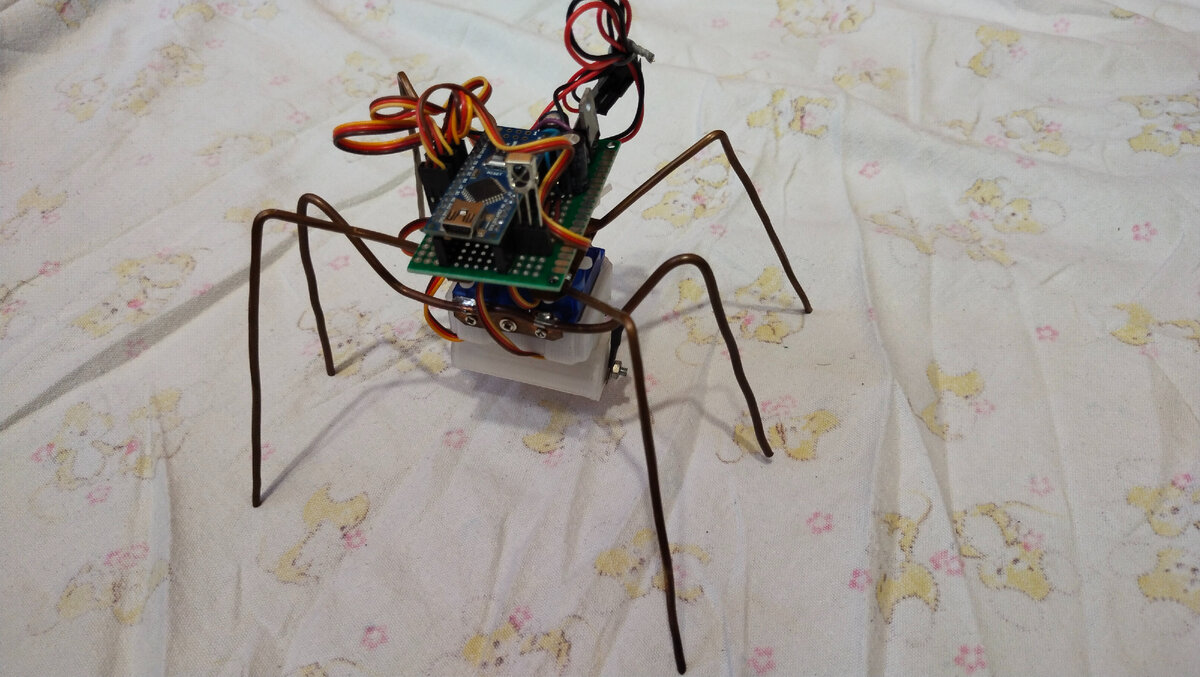 Робот — паук Quadruped на Arduino c ИК пультом