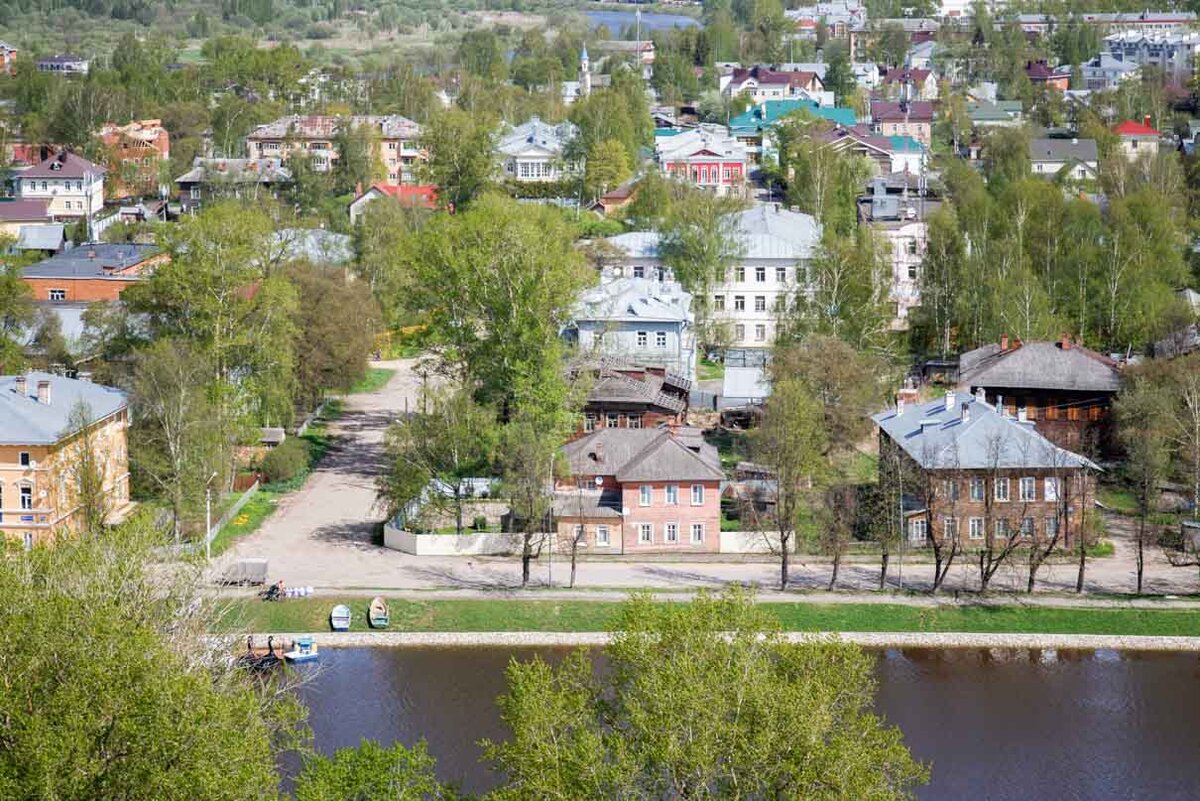 С колокольни Софийского собора открывается отличный вид на центр Вологды