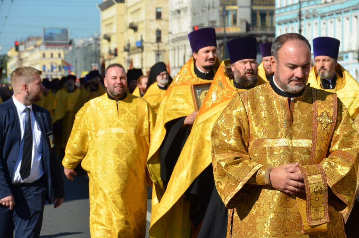 Служители церкви в Новокосино