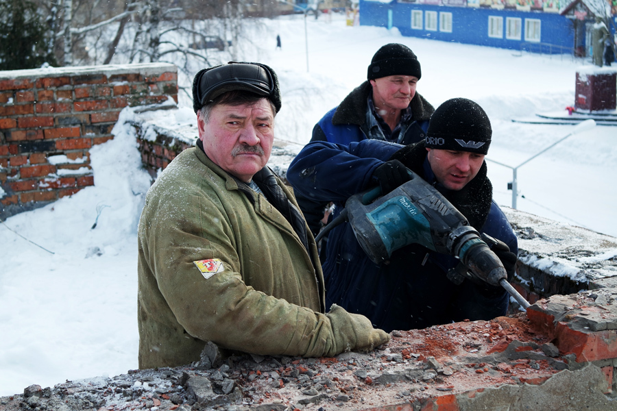 Суровый это. Суровый Сибирский парень. Сибирский мужик зимой. Мужик в Сибири. Суровая Сибирь.