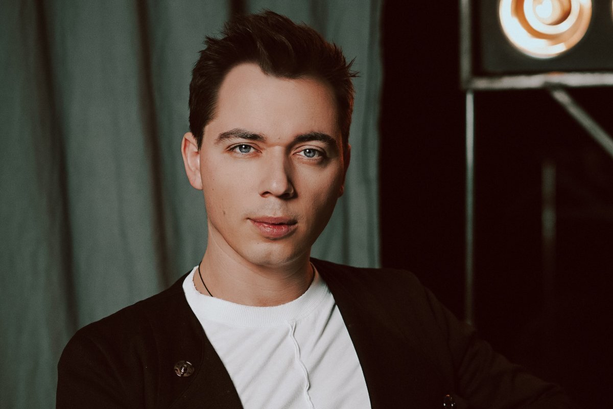    Родион Газманов.