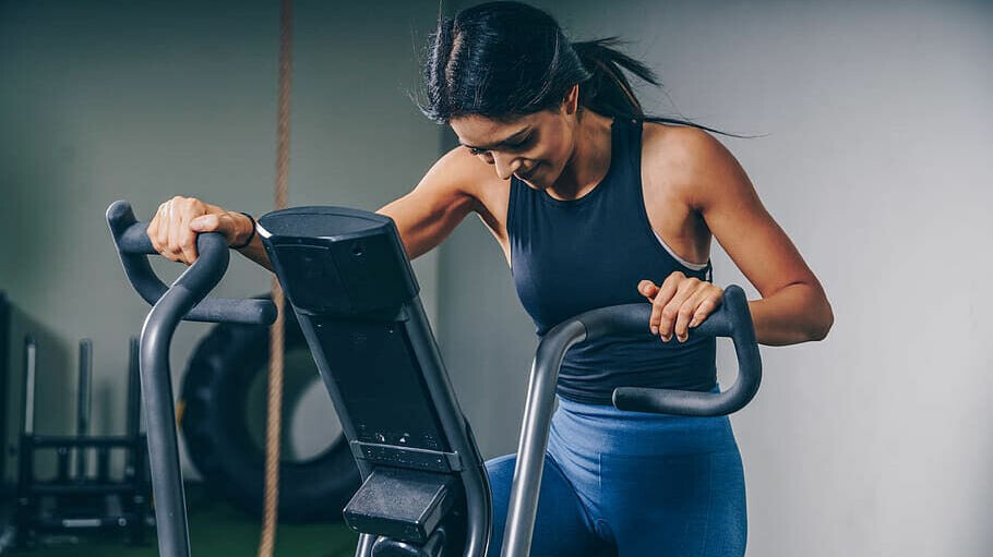     Врач-диетолог Елена Пилькина объяснила, в чем ценность физических нагрузок в борьбе с лишним весом. Она отметила, что только комплекс упражнений в сочетании с правильным питанием позволит добиться желаемых результатов при похудении.