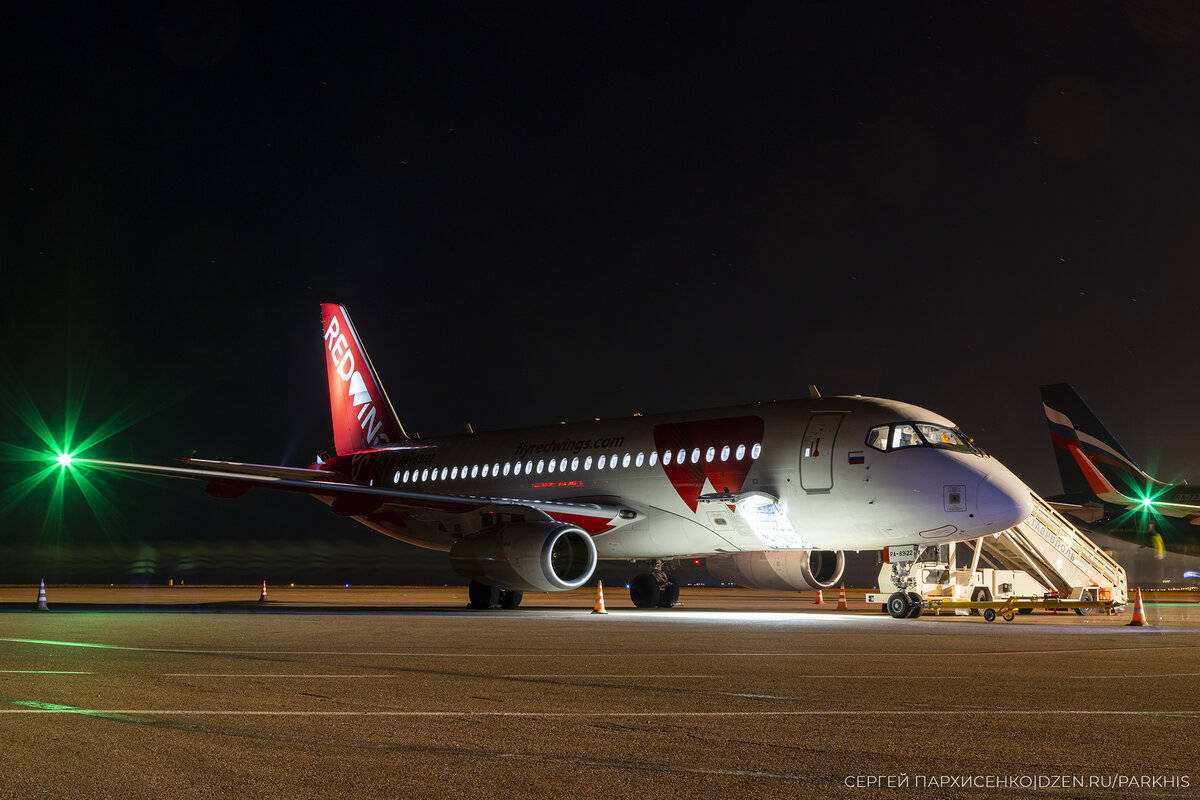 Рейсы на самолет ставрополь санкт петербург. Sukhoi Superjet 100-95 Red Wings. Суперджет 100 полное название. Ra 89122.