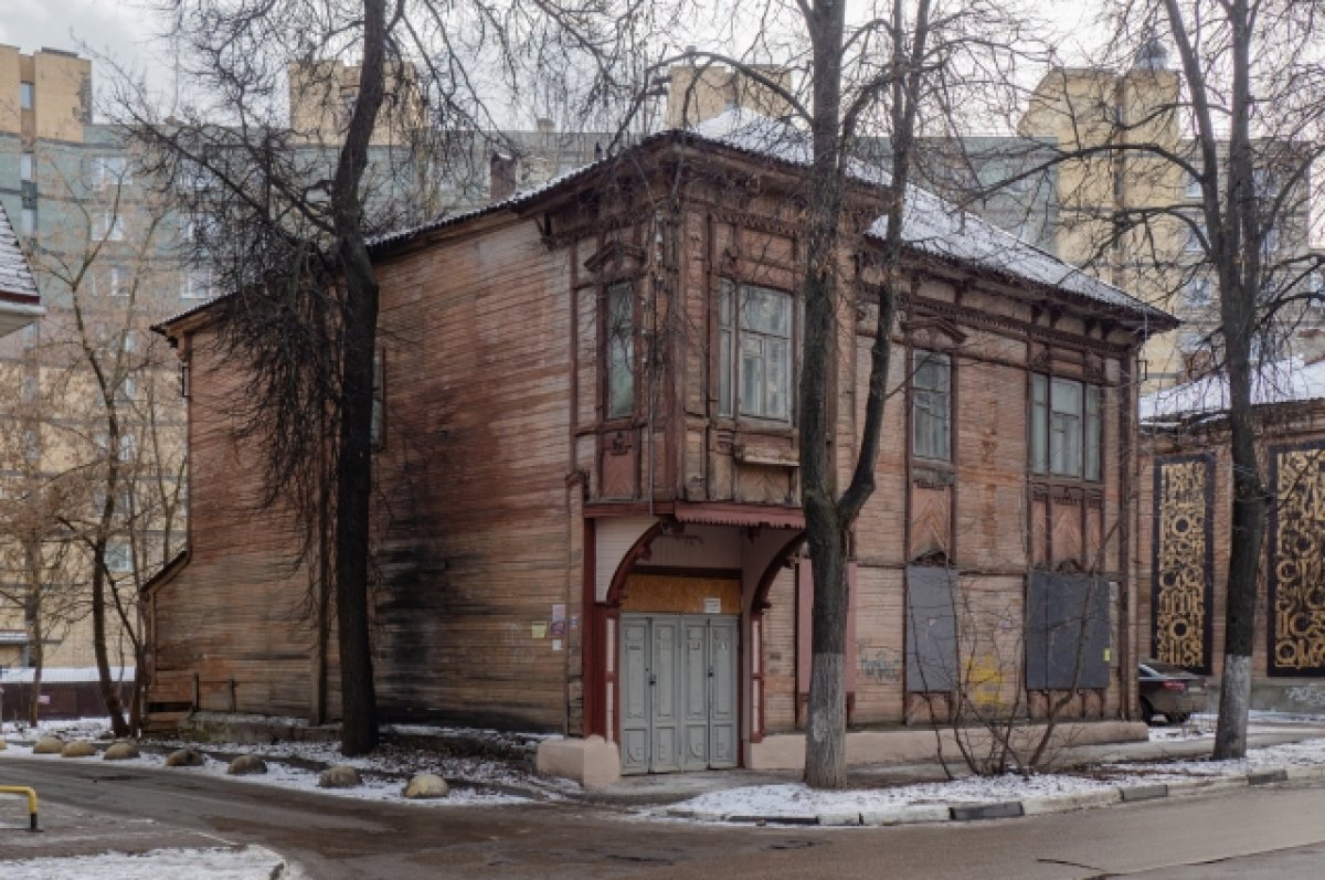    Пять исторических домов восстановят в квартале церкви Трёх Святителей