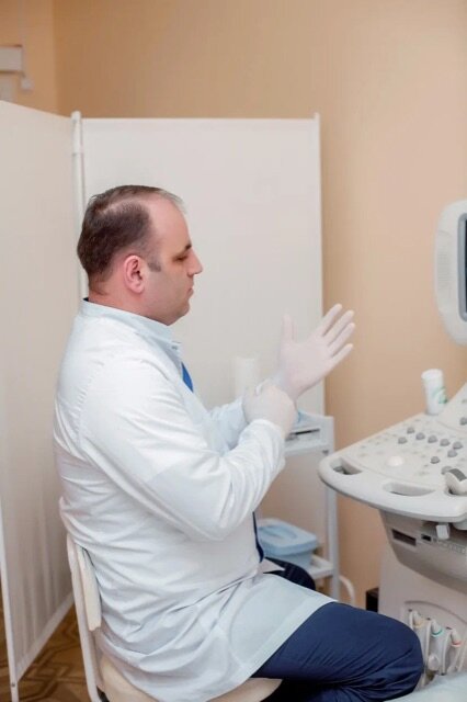 Арутунян Ваге Арутюнович Врач-уролог  S Class Clinic в городе Калуга.