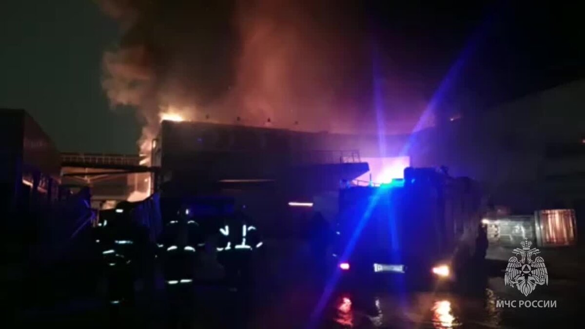    Пожар в ТЦ «Мега Химки» Видео: РИА Новости