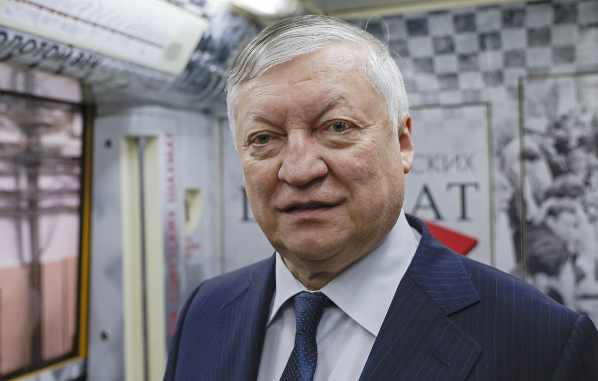    Анатолий Карпов  Михаил Джапаридзе/ТАСС