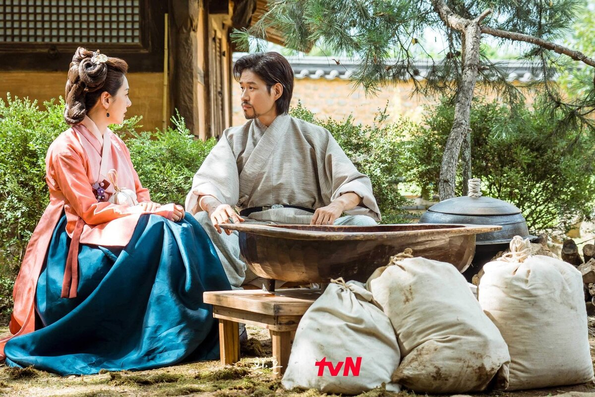 Костюмы и декор на уровне