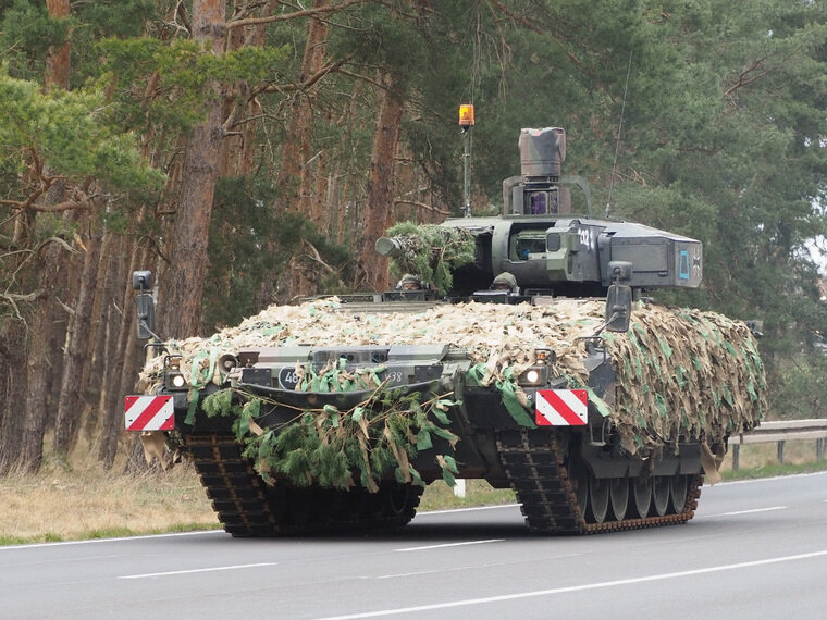    На военных учениях из строя вышли все 18 боевых машин Puma