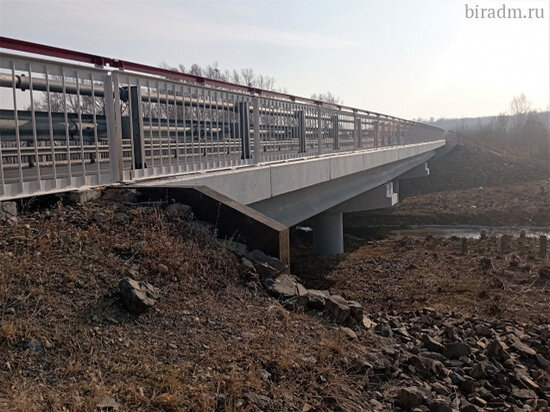     Мост через Вторую Щукинку отремонтировали в ЕАО. ФОТО: мэрия Биробиджана