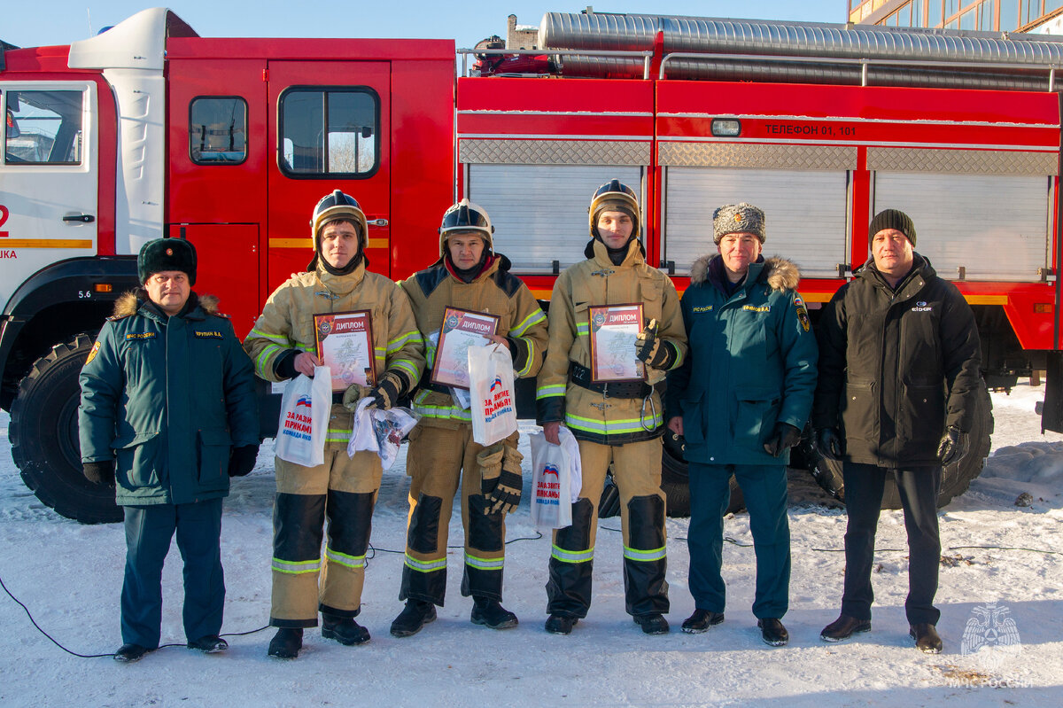 ❗💪👩‍🚒В городе Чернушка Пермского края проведены соревнования  «Вертикальный вызов» | МЧС Прикамья | Дзен