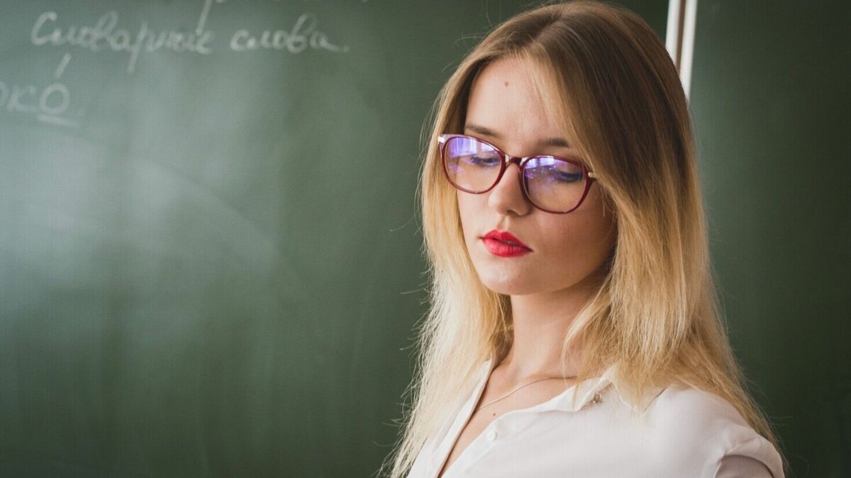     Глава министерства образования и науки Татарстана напомнил, что в 2023 году учителям проиндексируют зарплаты на 10%.Об этом Ильсур Хадиуллин заявил в ходе программы «Интервью без галстука».