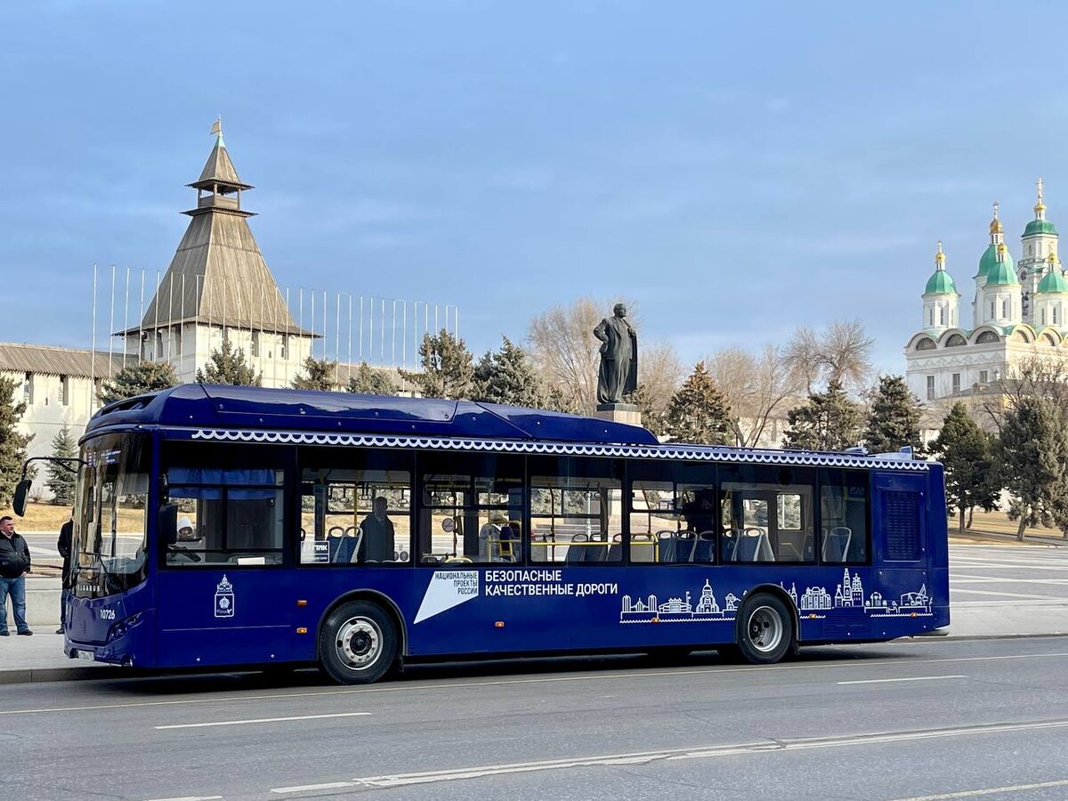 Астраханский губернатор прокатился на новом автобусе | AST-NEWS.RU -  АСТРАХАНСКИЕ НОВОСТИ | Дзен