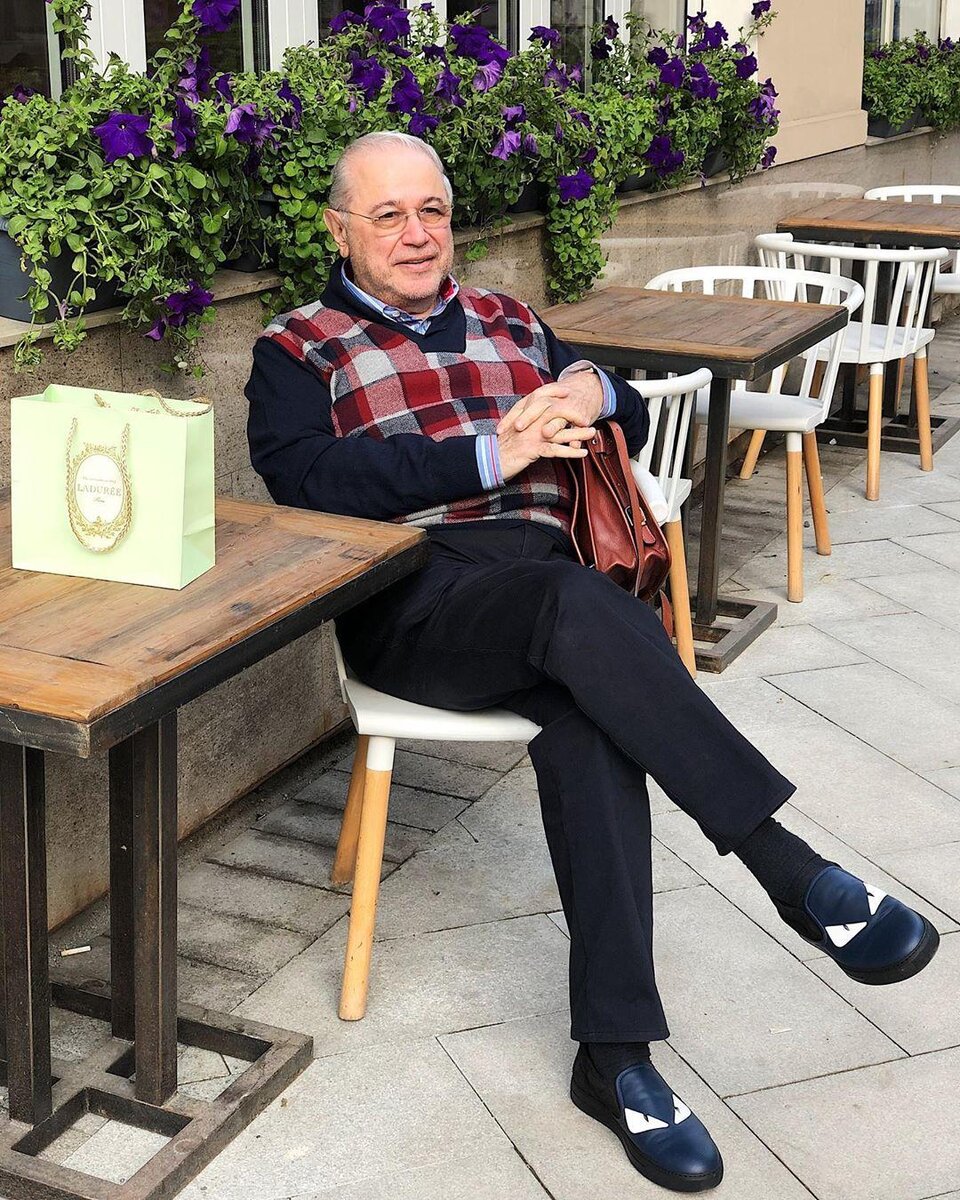    Евгений Петросян