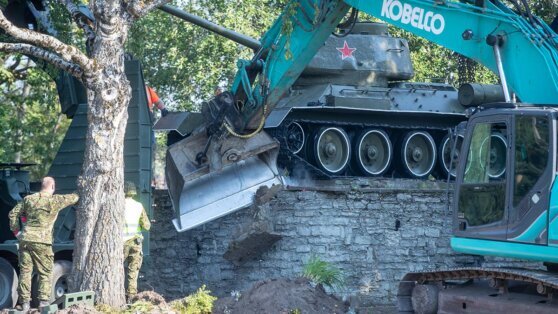    Эстония потратит более €900 тысяч на демонтаж советских военных памятников Анна Черкесова