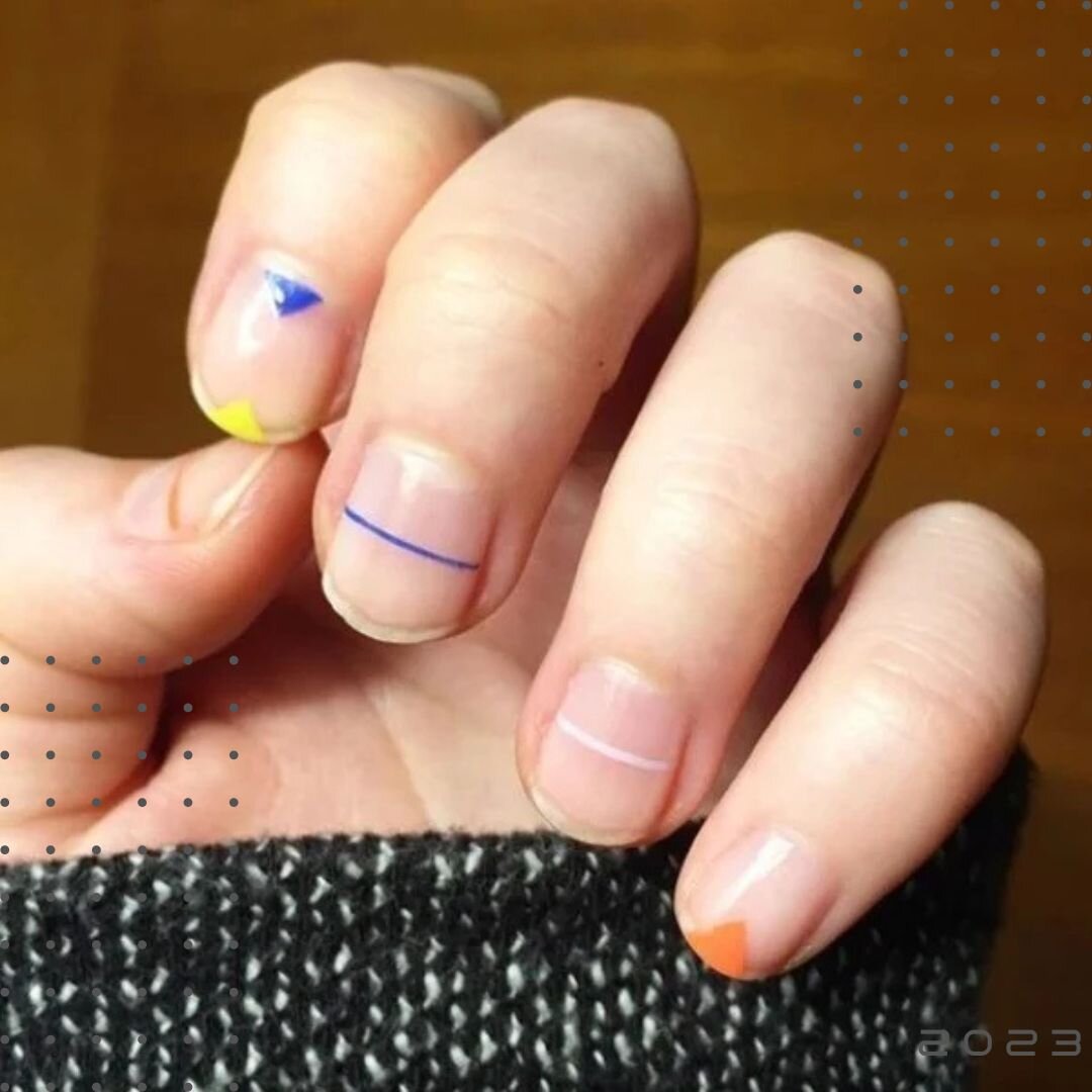 30 прозрачных дизайнов ногтей, которые стоит повторить в 2023 году