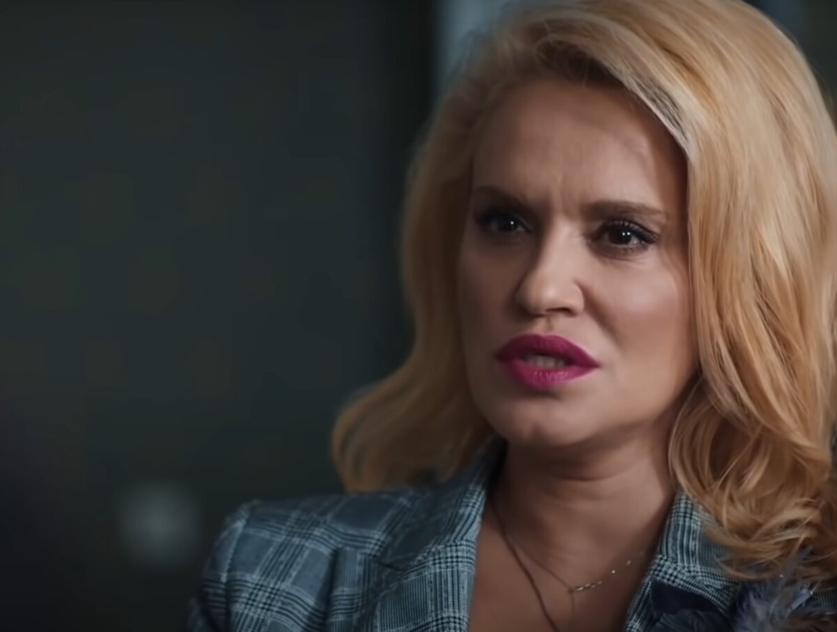 Скриншот видео из сериала "Я заберу твою семью".