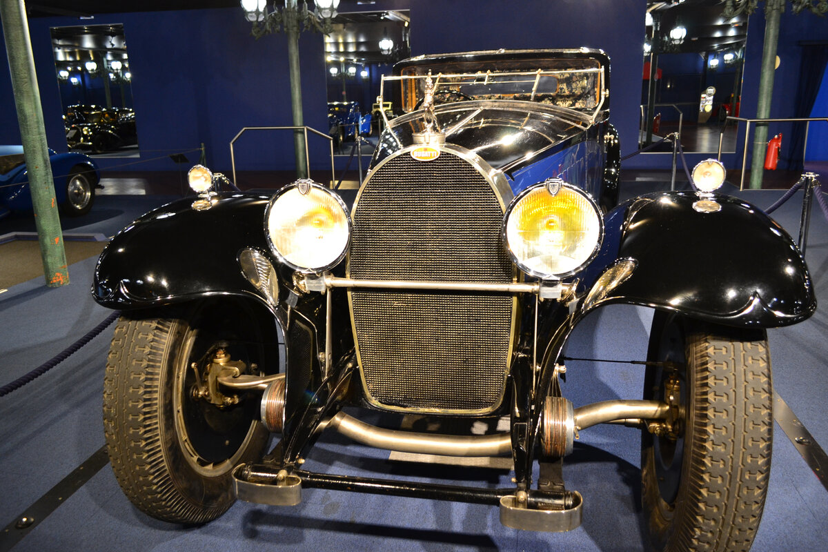 Первый из шести сделанных автомобилей Бугатти 41 «Рояль» – машина на шасси №41100 была названа «Купе Наполеон».  Национальный Автомузей Франции в Мюлузе, 5 мая 2019 г. Фото: С.Г. Мороз