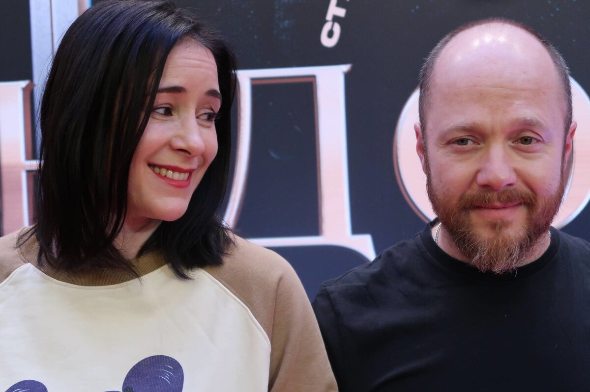     Сутулова со Стычкиным, Ауг с возлюбленным и другие звезды побывали на премьере сериала «Фандорин. Азазель»