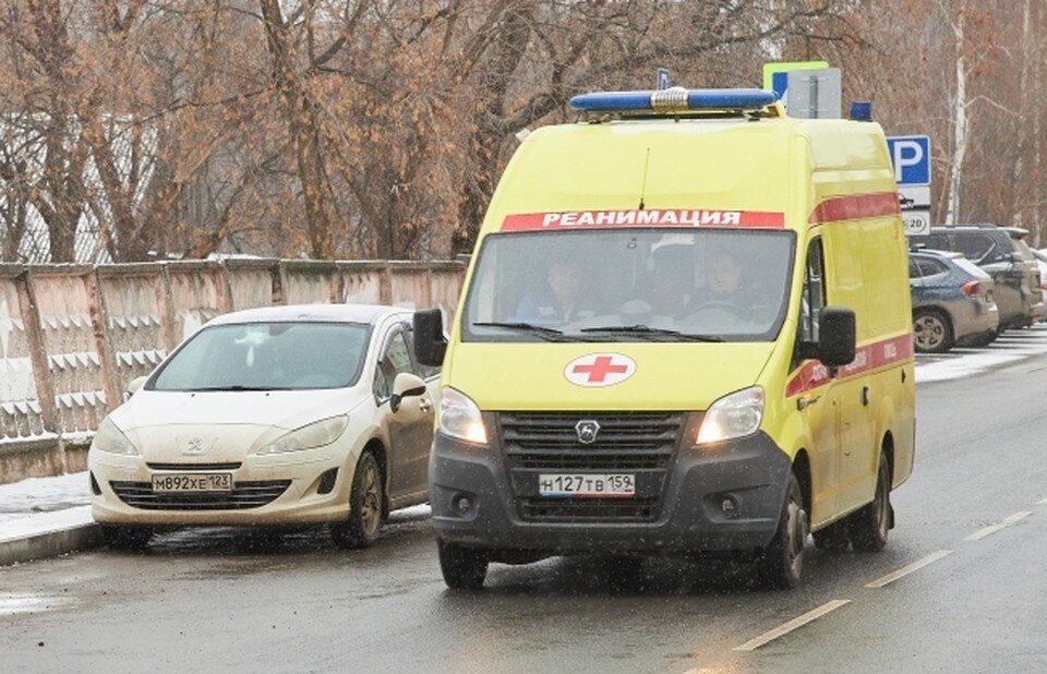     В пути маленького пациента сопровождали сотрудники перинатального центра Николай ОБЕРЕМЧЕНКО