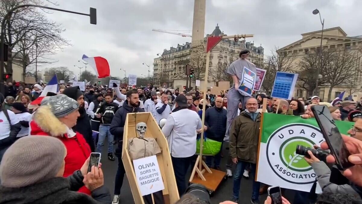    Акция пекарей в Париже против роста цен на электроэнергию© РИА Новости