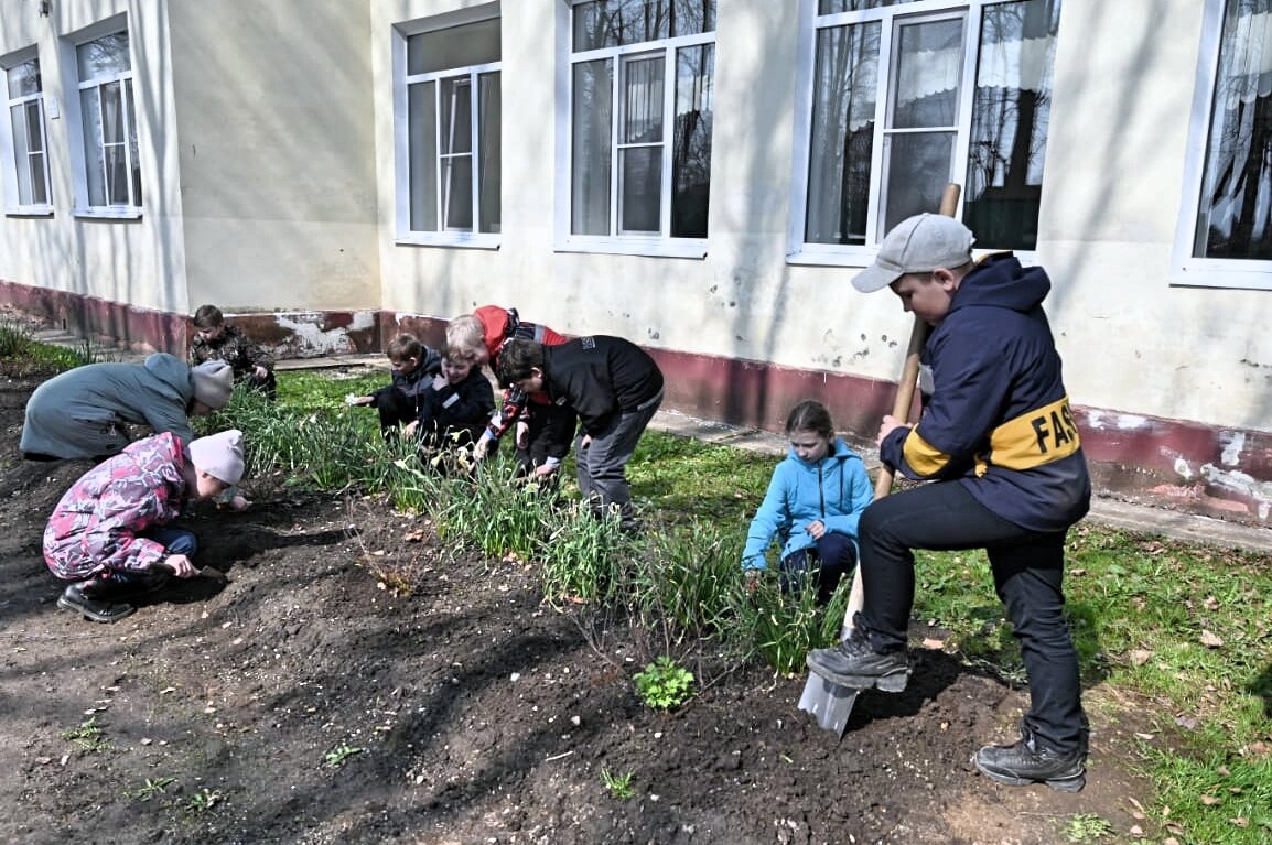 Начинаем учиться мыть полы в школе! | Деревенский дед | Дзен