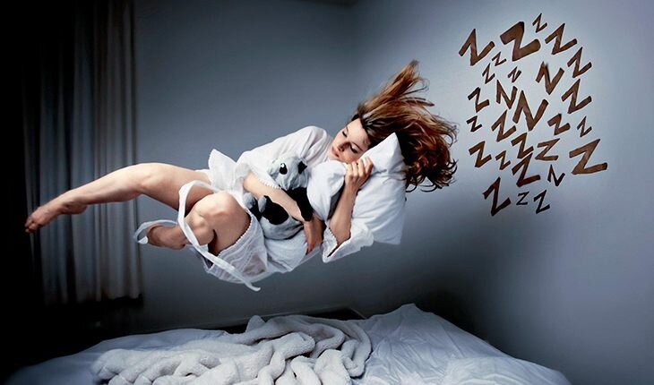 Ученые объяснили, откуда берётся ощущение “падения” во сне