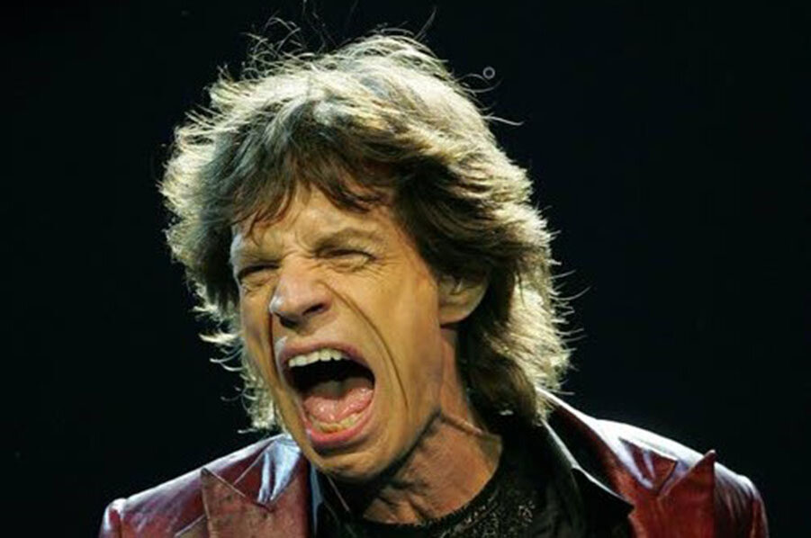 "Everywhere I hear the sound of marching, charging feet, boy cause summers here and the time is right for fighting in the street, boy". Когда-то это можно было петь.