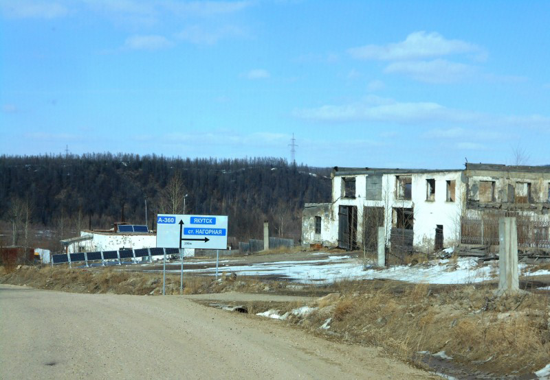 Гаражи. Поворот на ЖД станцию