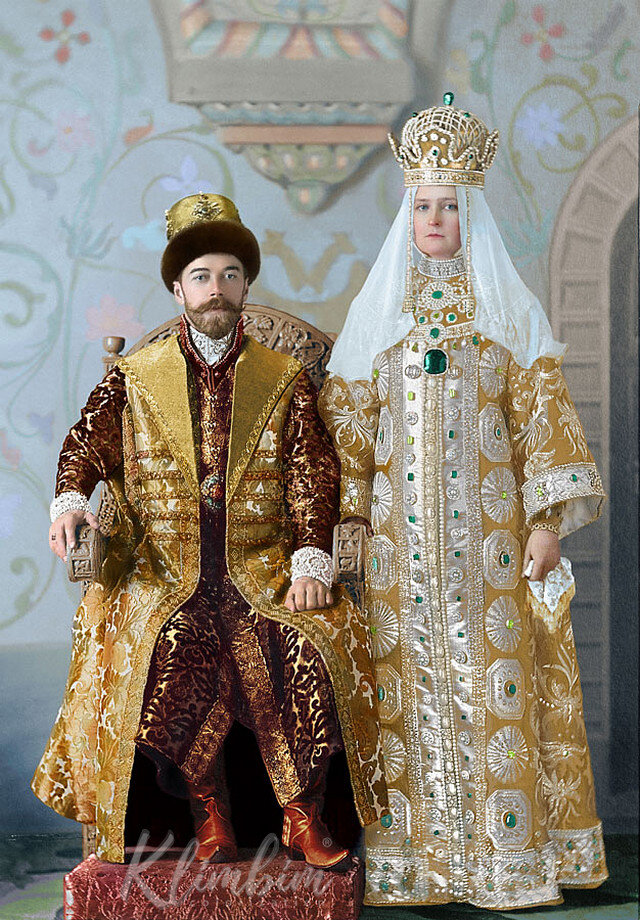  Если император Николай II предстал на балу в образе своего предка царя Алексея Михайловича Тишайшего, то императрица была его женой Марией Ильиничной Милославской.
