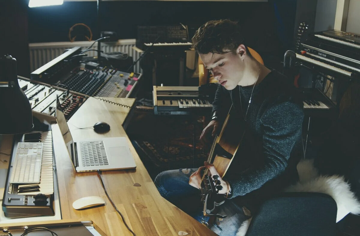 Каждый артист задумывается, как продвинуть свою музыку? 