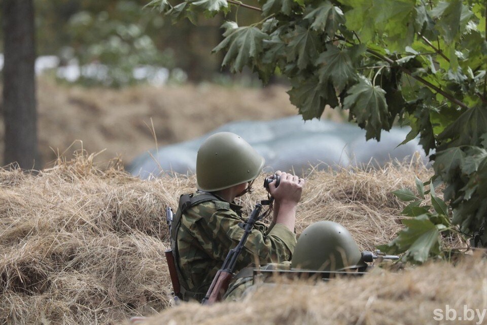     Лукашенко уверен, что народное ополчение, в случае военных действий, может стать основной партизанского движения. Фото: архив sb.by