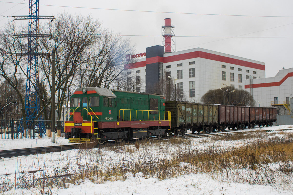 Тепловоз ЧМЭ2-280 на заводе "Rockwool". 
