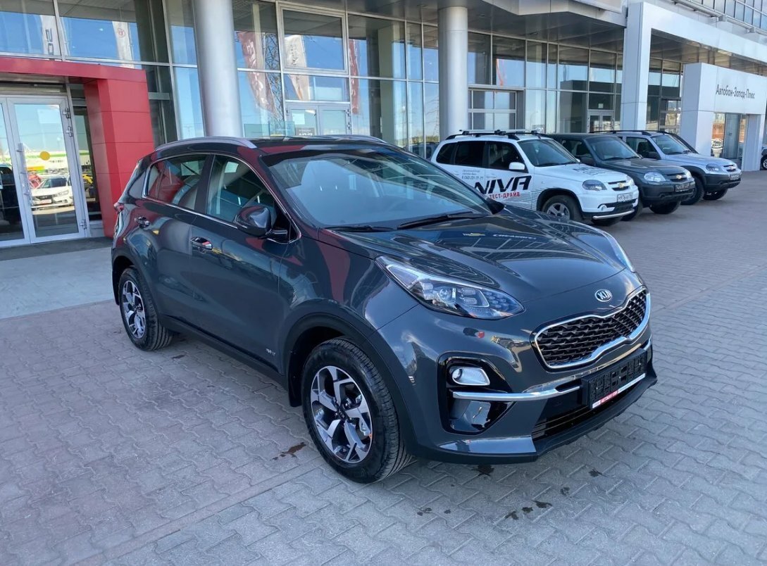 Россияне сходу забирают брутальный кроссовер Kia Sportage за 1 700 000  рублей. Откуда такие низкие цены? | Батин гараж | Дзен