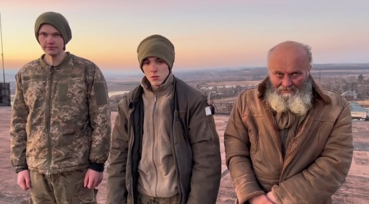 Пленные бойцы ВСУ из обращения Пригожина к Зеленскогому. По заявлению руководителя ЧВК "Вагнер", в Бахмуте ВСУ оставили сражаться в основном "стариков и детей", которые живут от силы 1-2 дня, прикрывая бегство украинских сил.