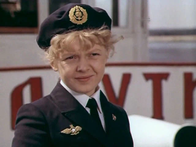 Источник изображения: кадр из фильма «Без году неделя».