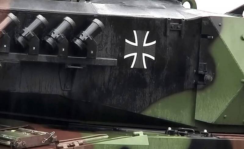 Глава обороны ФРГ Борис Писториус заявил, что поставки танков Leopard Украине могут быть осуществлены в конце марта.