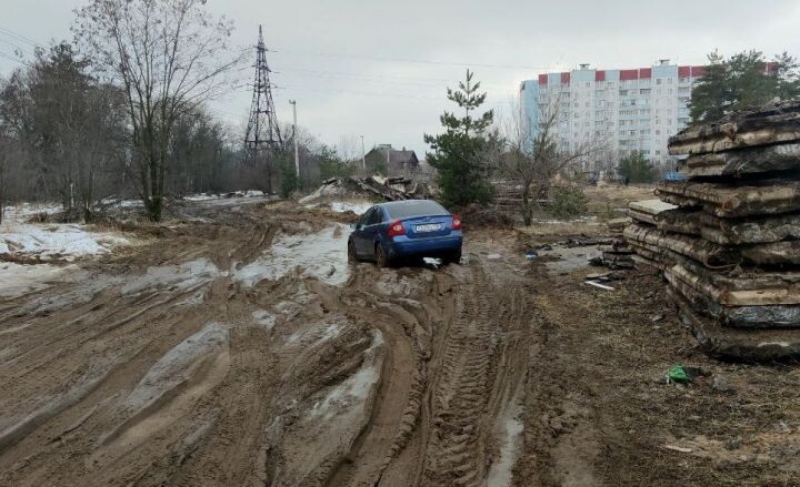 Пропал полуслепой серый кот в Отрожке!