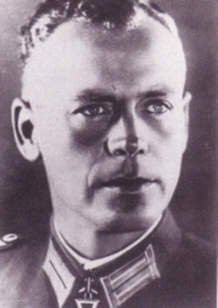 Дивизия была развернута в июне 1942 года из 201-й охранной бригады, действовавшей на Восточном фронте во время операции «Барбаросса» в оккупированных районах Советского Союза в тылу группы армий «Центр». Бригада участвовала в убийстве еврейского населения наряду с айнзатцкомандой 9 из айнзацгруппы Б Дивизией командовали: генерал-лейтенант Альфред Якоби (20 мая 1942 года — 13 октября 1944 года) 13 октября 1944 года Якоби был выведен в резерв. 25 января 1945 года назначен комендантом крепости Щецин. Ушел в отставку 28 февраля 1945 года. 
Умер 6 мая 1972 года в Целле. На фото генерал-майор Мартин Берг (13-20 октября 1944 года) Взят в плен британскими войсками в мае 1945 года и был передан американским силам, в плену у которых находился до 1947 года.