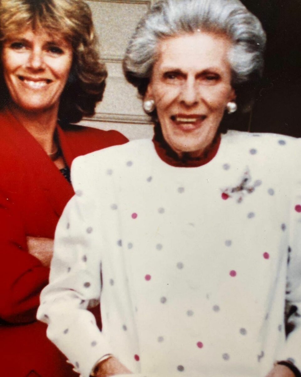    Камилла с матерью