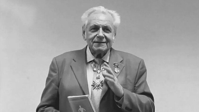 Иван Павлович Неумывакин — известный российский врач, профессор, доктор медицинских наук.